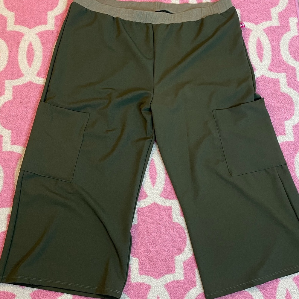Wide leg cropped pants